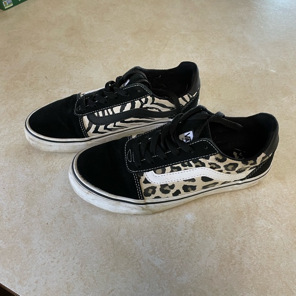 Women’s Animal Print Vans Sneakers, Size 7.5 - Picture 2 of 7